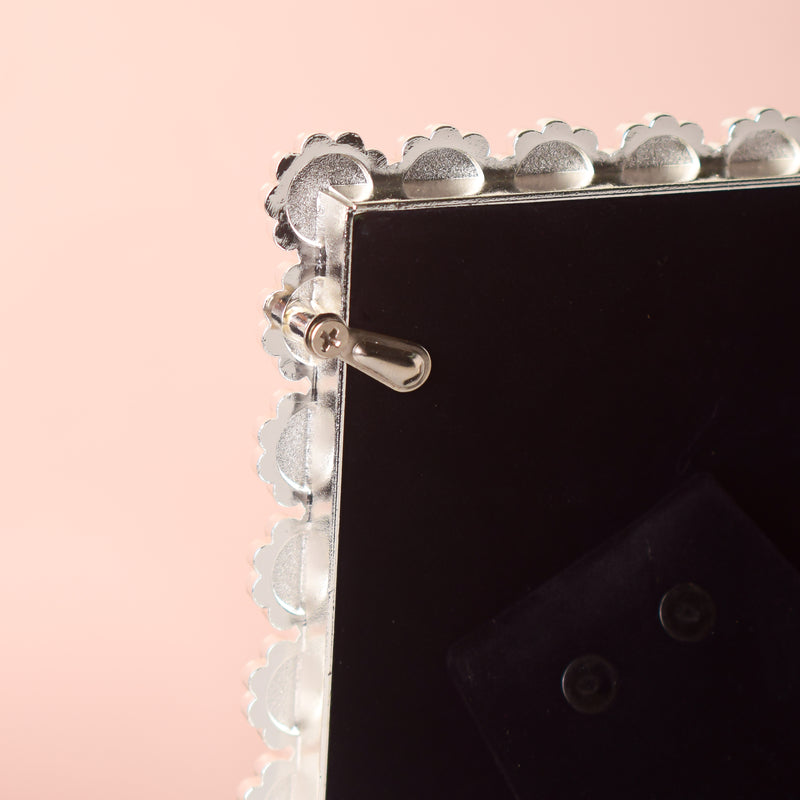 Sweet Daisy Photo Frame 6.5 Inch - Picture frames and photo frames online | Home decor online