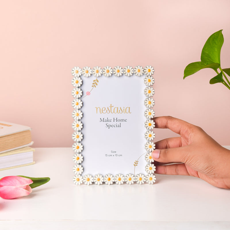 Sweet Daisy Photo Frame 6.5 Inch - Picture frames and photo frames online | Home decor online