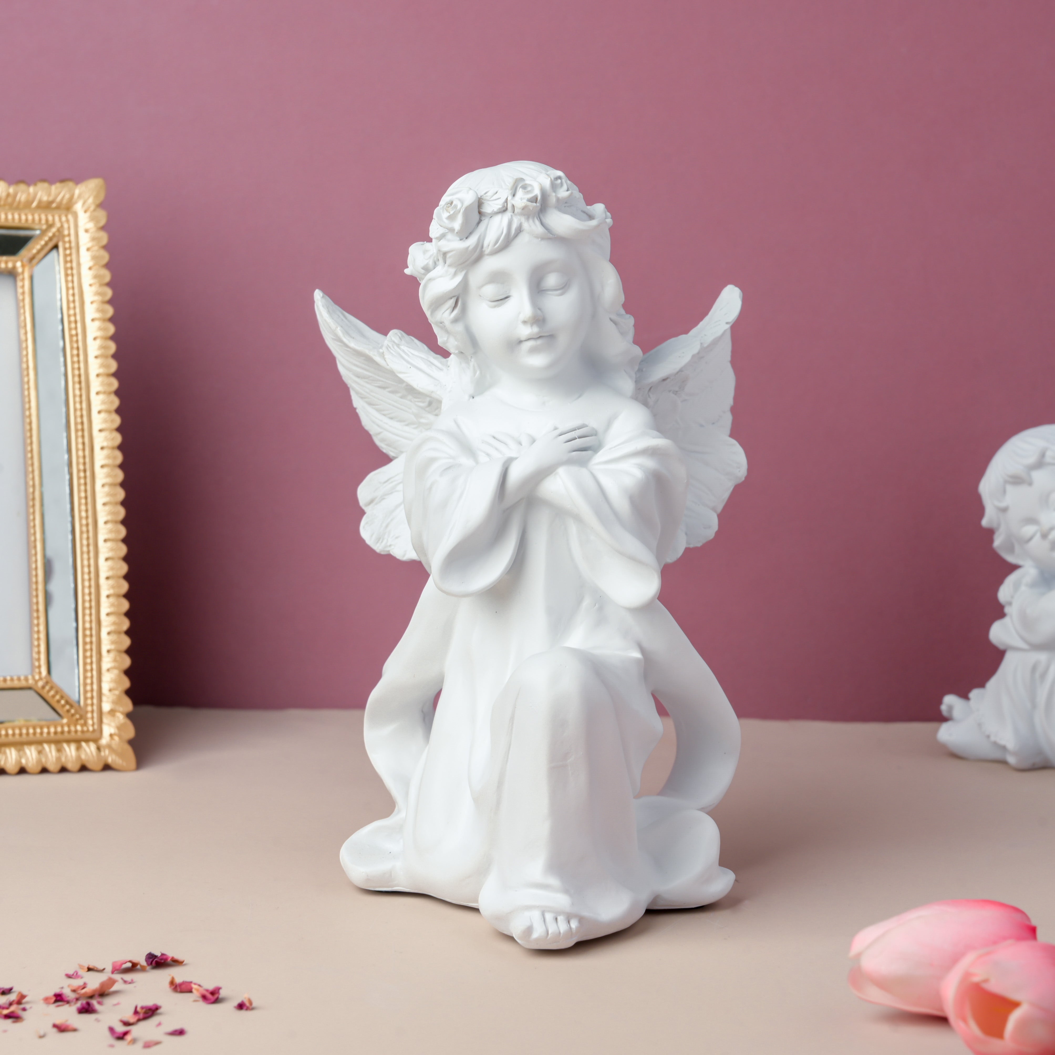 One room angel figure