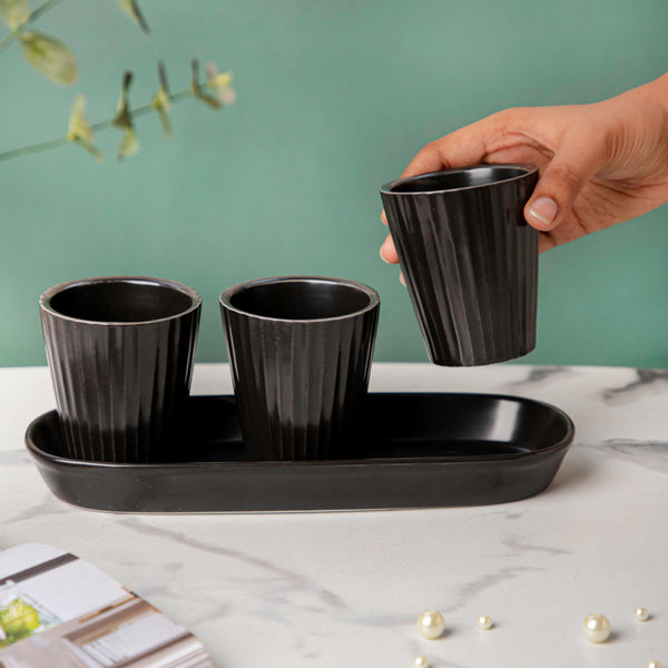 Ternion Ribbed Planter Set Of 3 Black With Plate