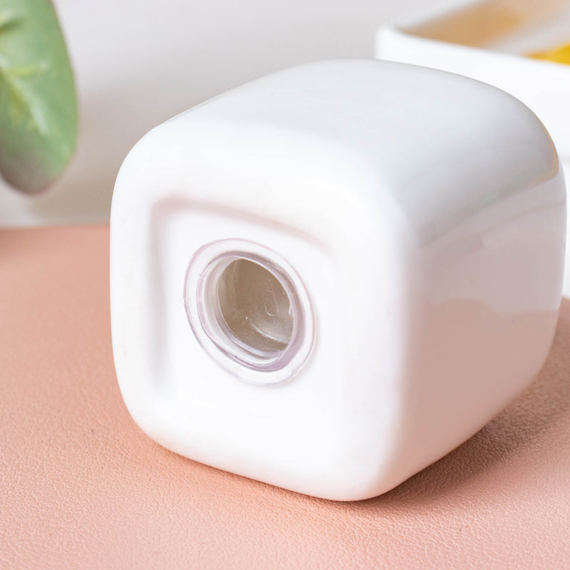 Serena Pearly White Salt And Pepper Shaker - Kitchen Tool