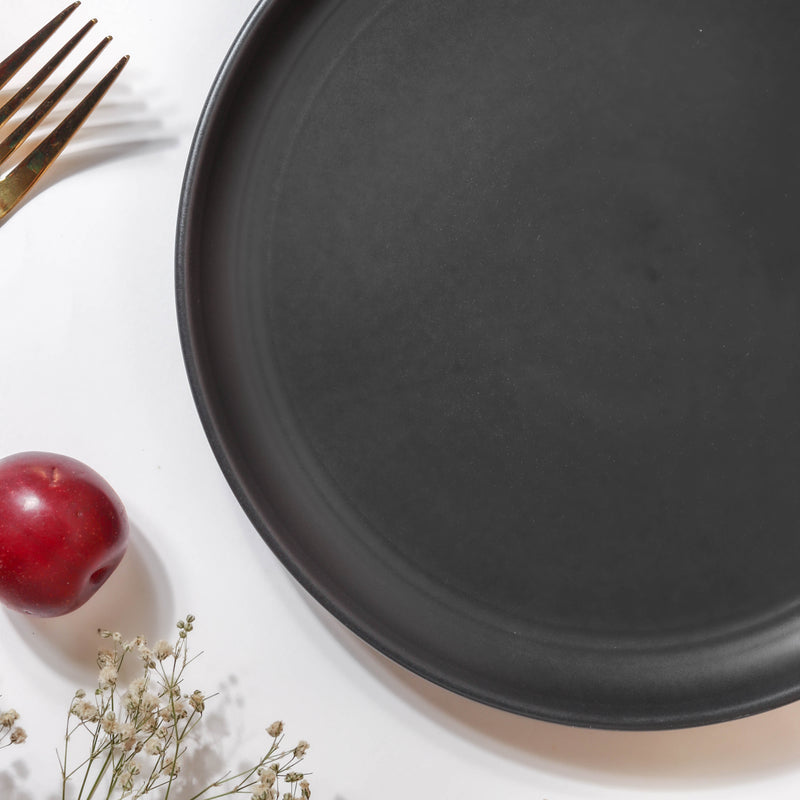 Bellinor Black Snack Plate 8 Inch - Serving plate, snack plate, dessert plate | Plates for dining & home decor