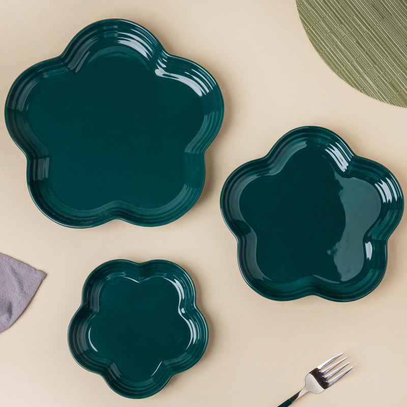 Teal Delight Daisy Snack Plate 8 Inch - Serving plate, snack plate, dessert plate | Plates for dining & home decor