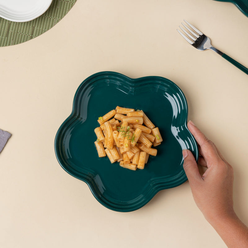 Teal Delight Daisy Snack Plate 8 Inch - Serving plate, snack plate, dessert plate | Plates for dining & home decor