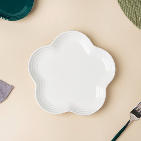 Pearl White Daisy Snack Plate 8 Inch - Serving plate, snack plate, dessert plate | Plates for dining & home decor