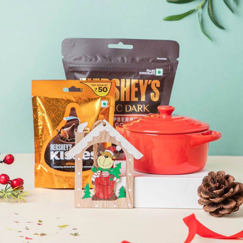 Red Velvet Baking Special Christmas Hamper Set Of 4