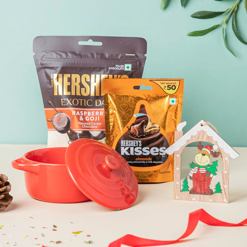 Red Velvet Baking Special Christmas Hamper Set Of 4