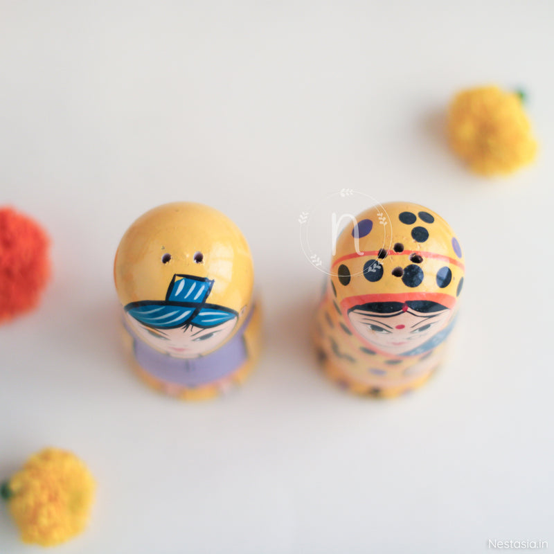 Wooden Salt and Pepper Shaker - Kitchen Tool