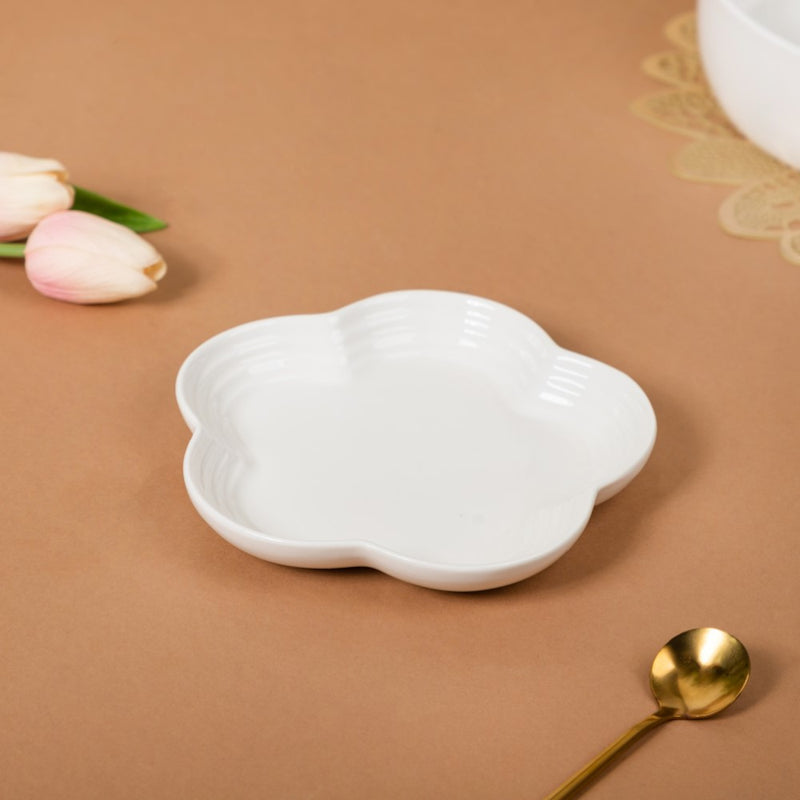 Moon White Daisy Dessert Plate 6 Inch - Serving plate, small plate, snacks plates | Plates for dining table & home decor