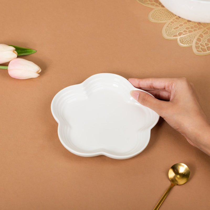 Moon White Daisy Dessert Plate 6 Inch - Serving plate, small plate, snacks plates | Plates for dining table & home decor