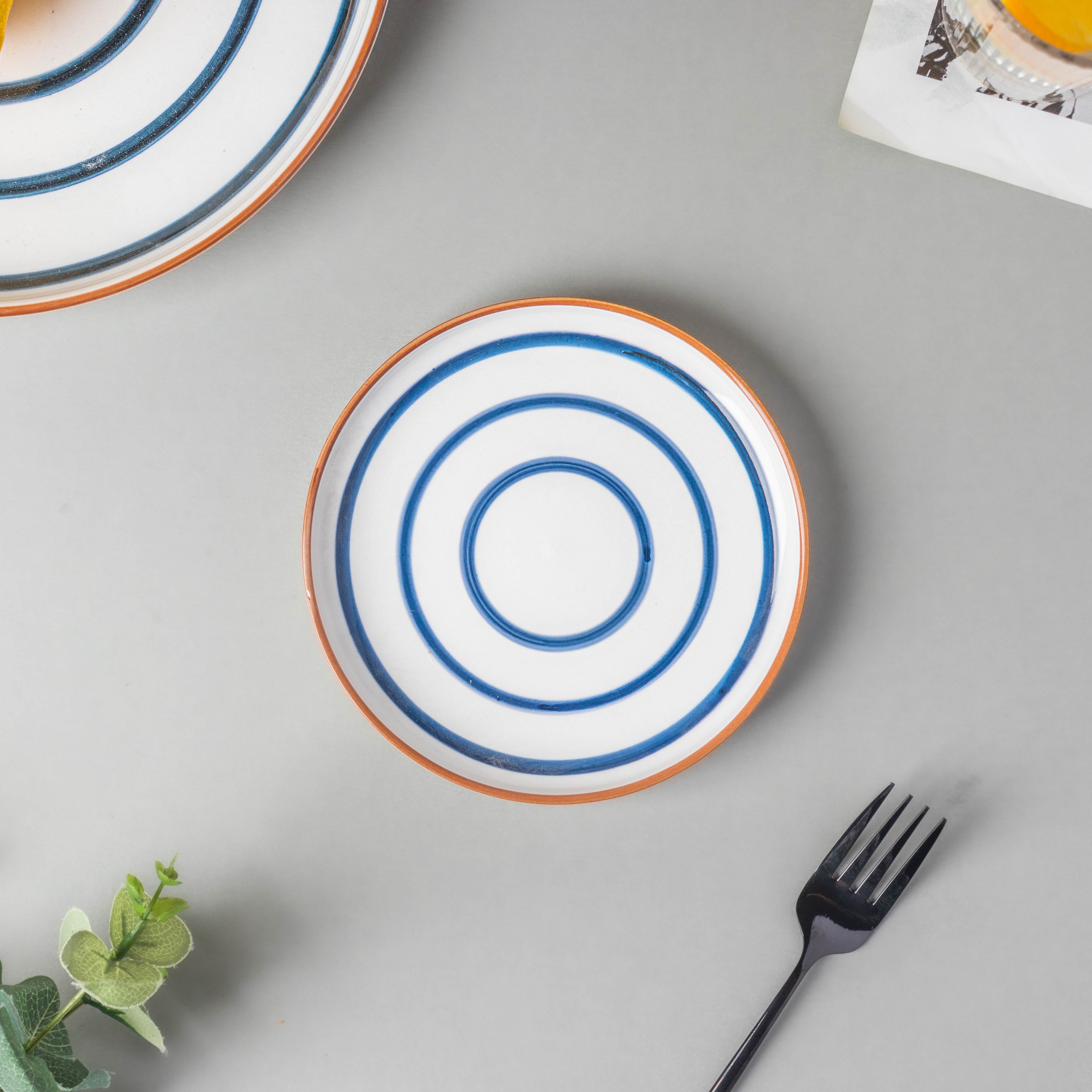 Blue Spiral 22 Piece Dinner Set For 6