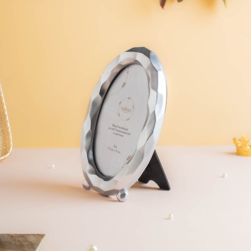 Retro Oval Photo Frame - Picture frames and photo frames online | Home decor online