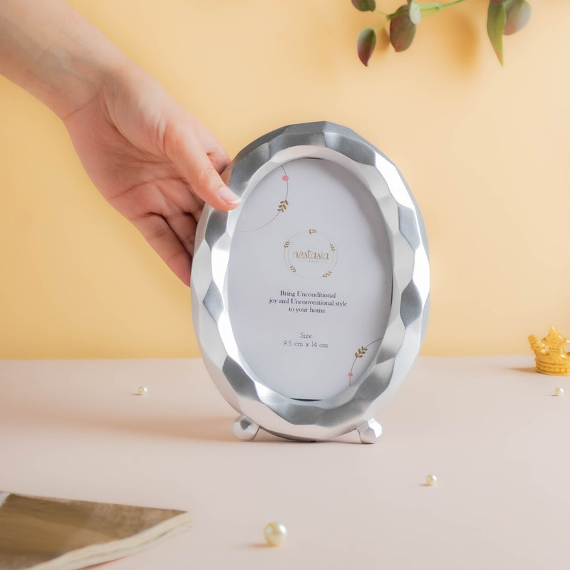 Retro Oval Photo Frame - Picture frames and photo frames online | Home decor online