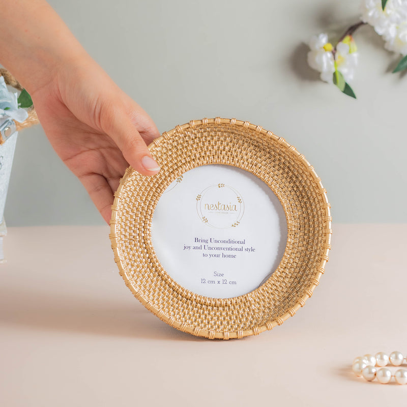 Gold Photo Frame Round - Picture frames and photo frames online | Room decoration items