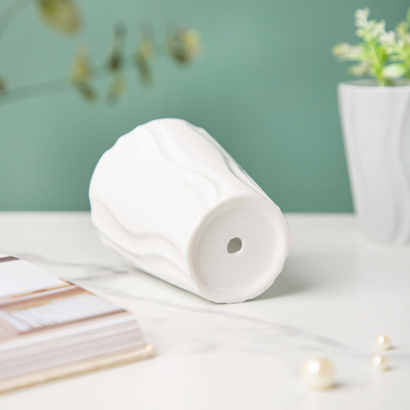 Nordic White Wavy Ceramic Planter - Plant pot and plant stands | Room decor items
