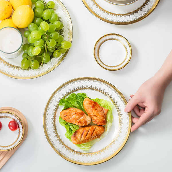 Aurelea Festive Snack Plate - Serving plate, snack plate, dessert plate | Plates for dining & home decor