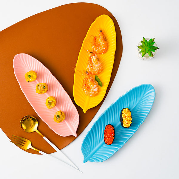 Very Berry Leaf Platter - Ceramic platter, serving platter, fruit platter | Plates for dining table & home decor