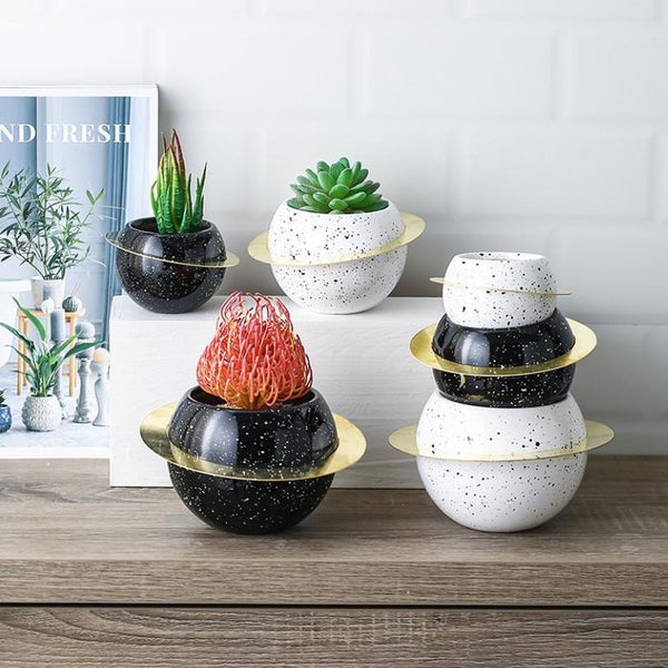 Planet Planter Black Small - Indoor plant pots and flower pots | Home decoration items