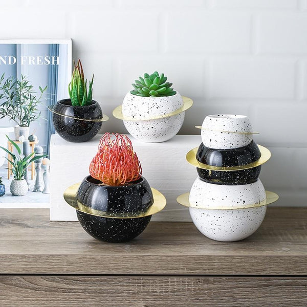 Planet Planter Black - Indoor plant pots and flower pots | Home decoration items