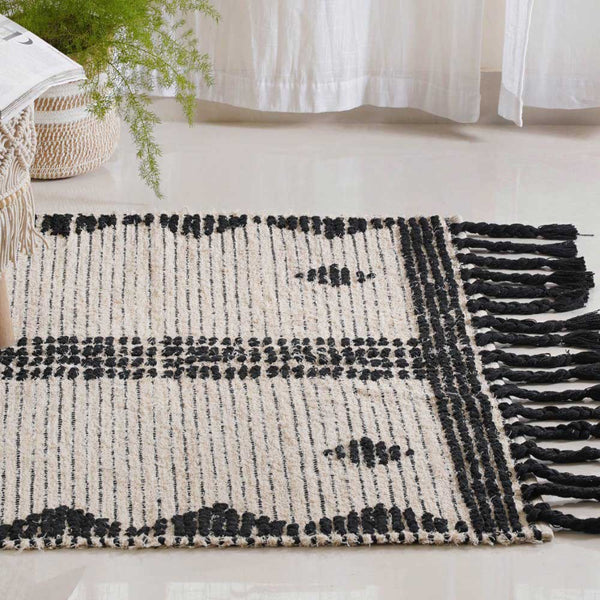 Black and Beige Hand Woven Carpet for Living Room