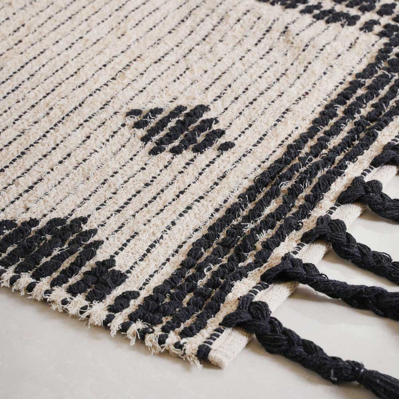 Black and Beige Hand Woven Carpet for Living Room