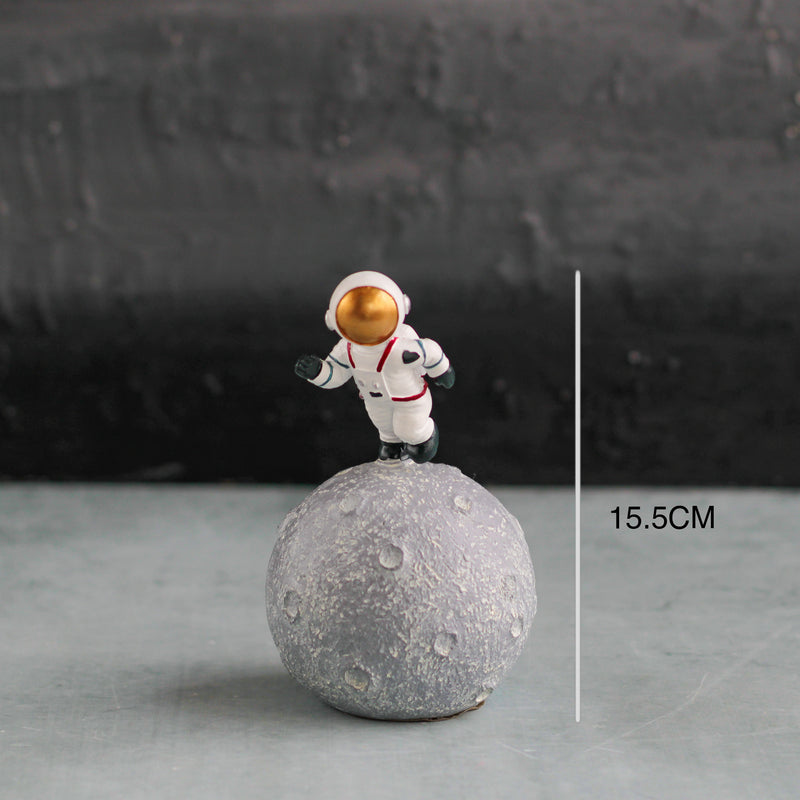 Astronaut Piggy Bank - Piggy bank for adults and money box | Home and room decor items