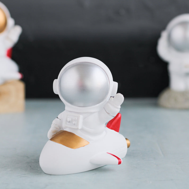 Table Astronauts - Showpiece | Home decor item | Room decoration item