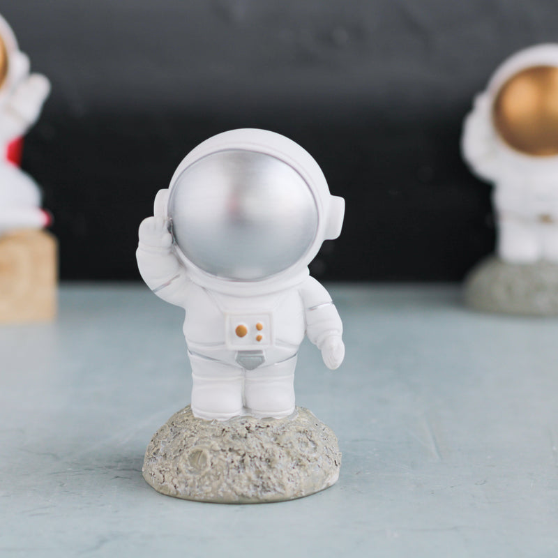 Table Astronauts - Showpiece | Home decor item | Room decoration item