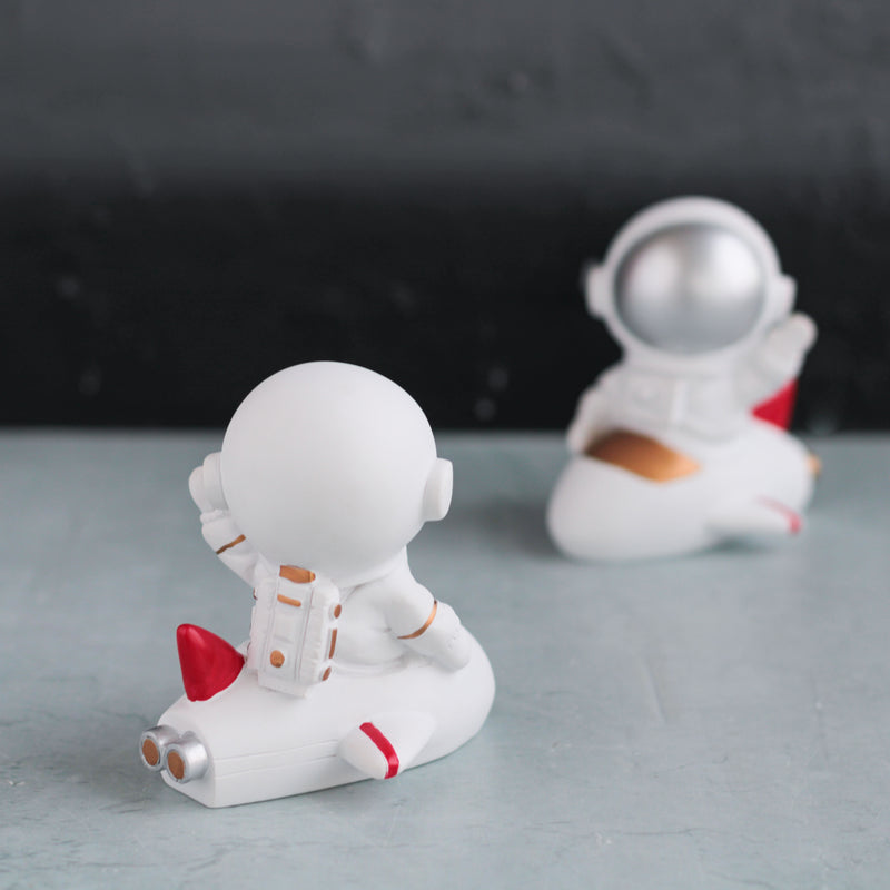 Table Astronauts - Showpiece | Home decor item | Room decoration item