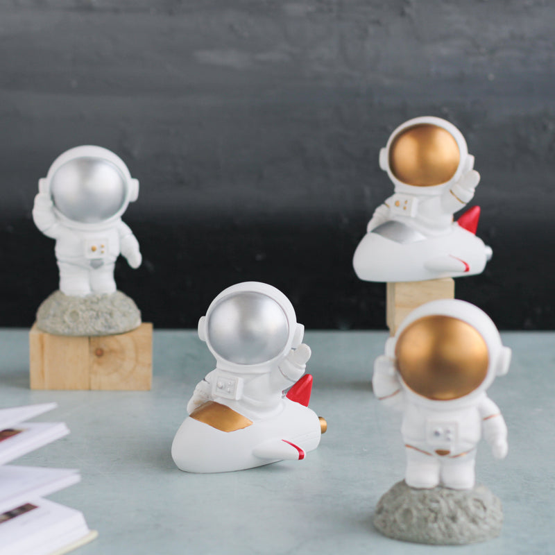 Table Astronauts - Showpiece | Home decor item | Room decoration item