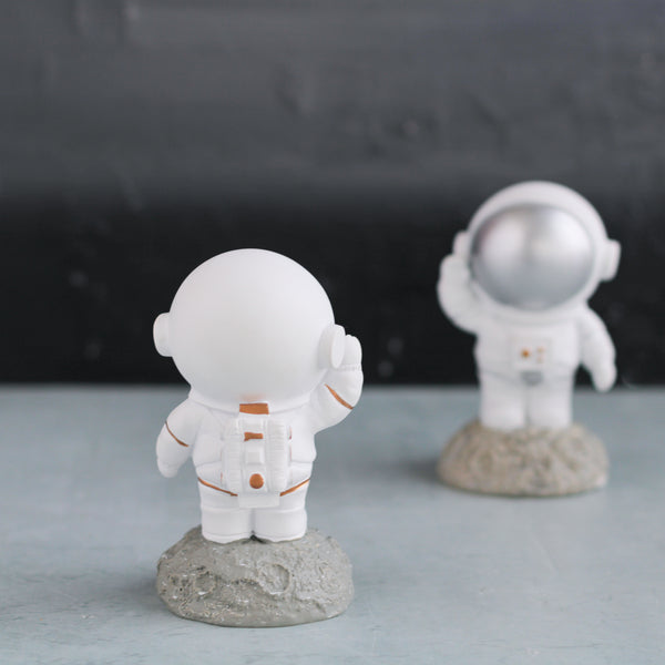 Table Astronauts - Showpiece | Home decor item | Room decoration item