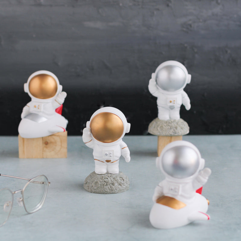 Table Astronauts - Showpiece | Home decor item | Room decoration item