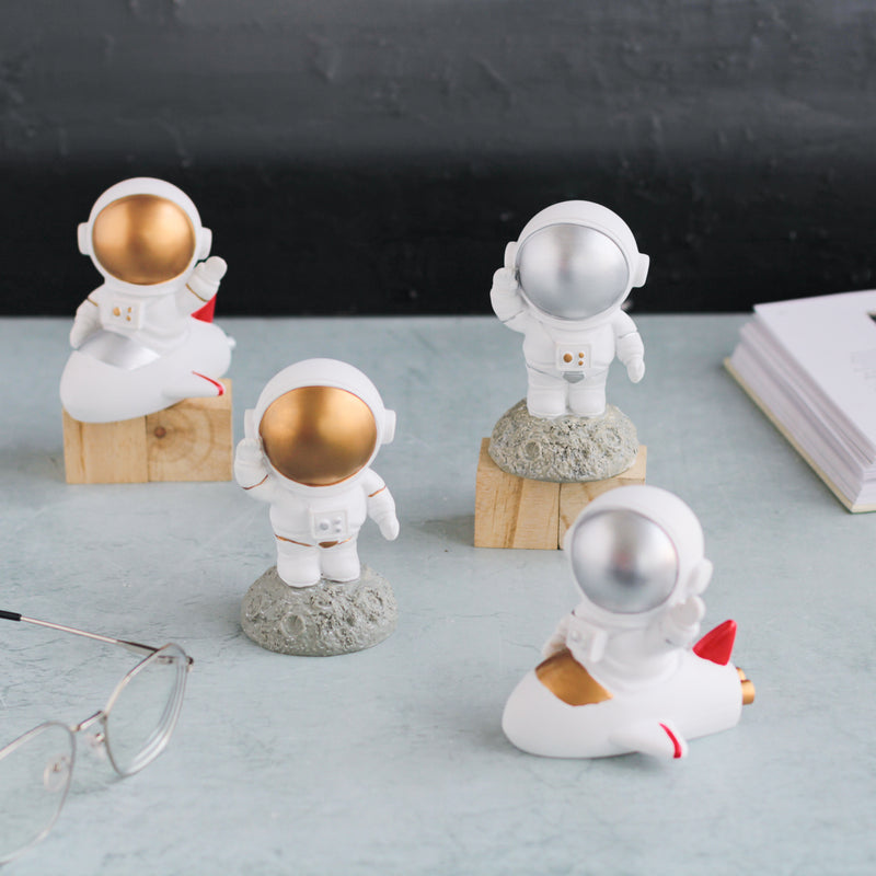Table Astronauts - Showpiece | Home decor item | Room decoration item