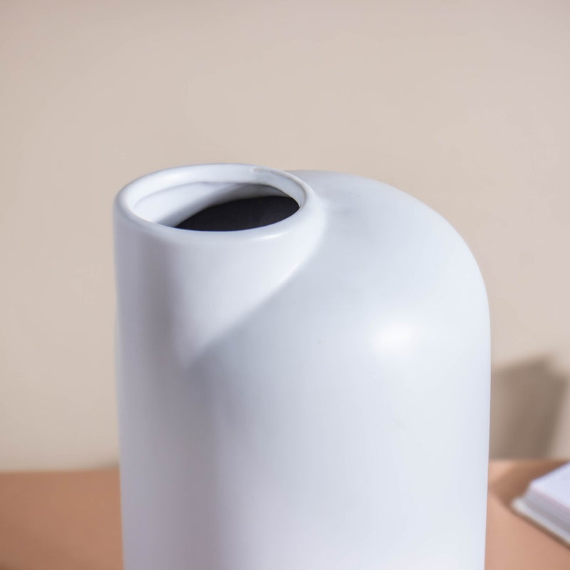 Flugen White Ceramic Vase - Flower vase for home decor, office and gifting | Home decoration items