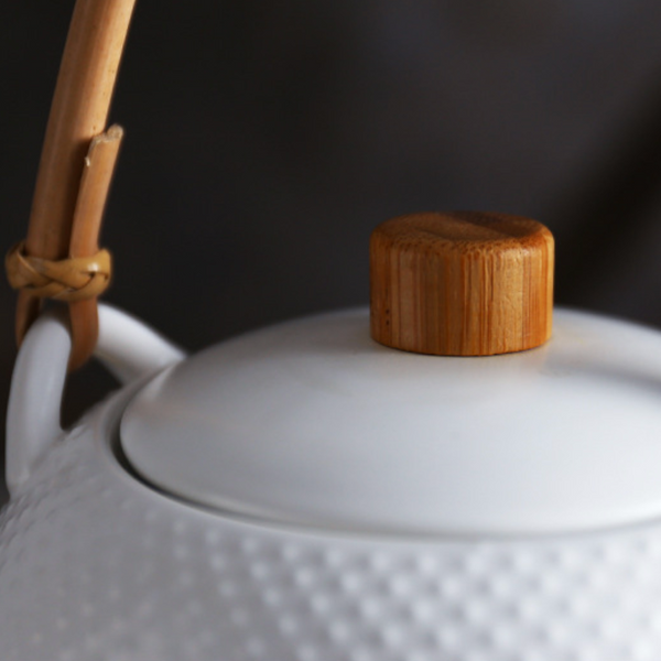 MAGNIFIQUE textured tea pot - white - Teapot, kettle, tea kettle | Teapot for Dining table & Home decor