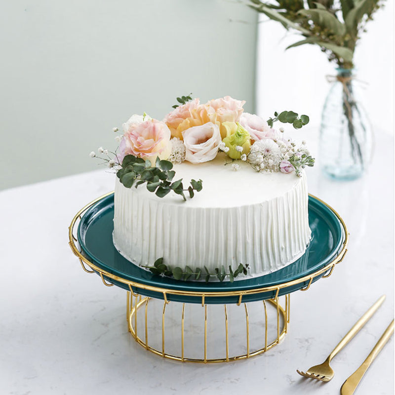 Cake Stand With Lid