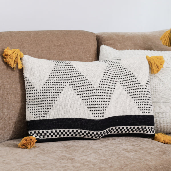 Knitted Throw Pillow