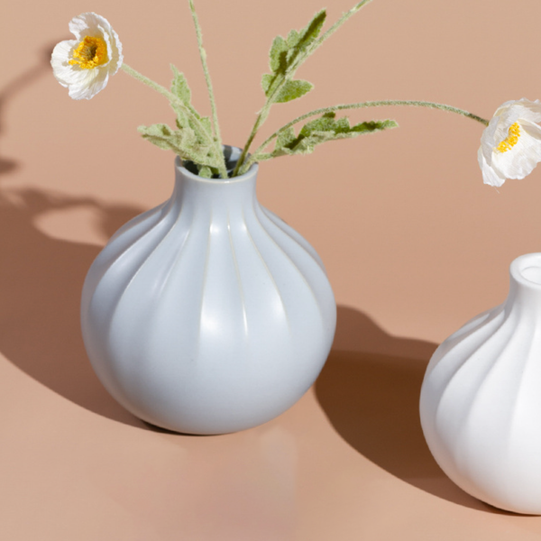 Modern Ribbed Vase Online - Premium Vase | Nestasia